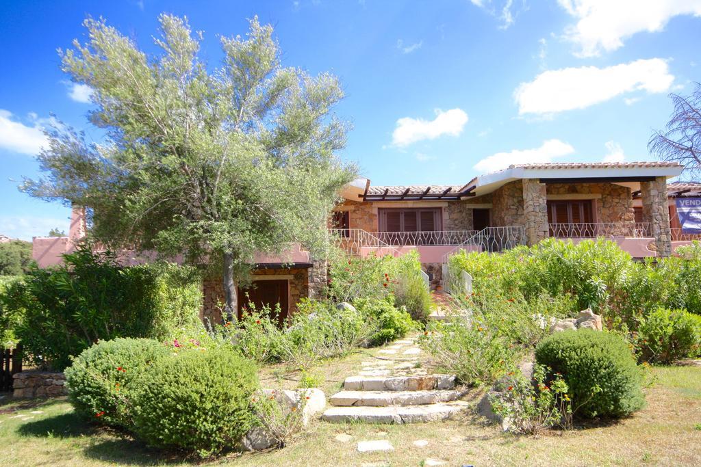 Residenze Dei Fiori Villa Porto Rotondo Exterior photo